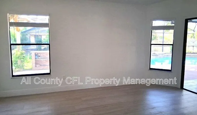 553 Walnut Grove Pl — Photo 13