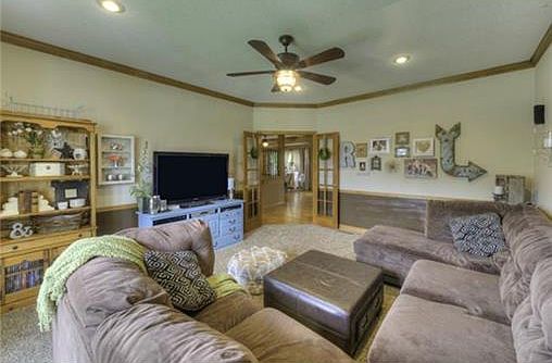5th image of 416 SE Youngston Ln