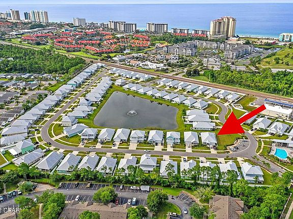 Proximity to community pool