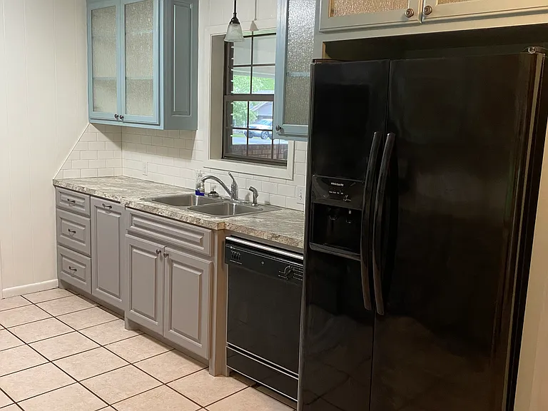 109 Kenny Ln — Photo 3