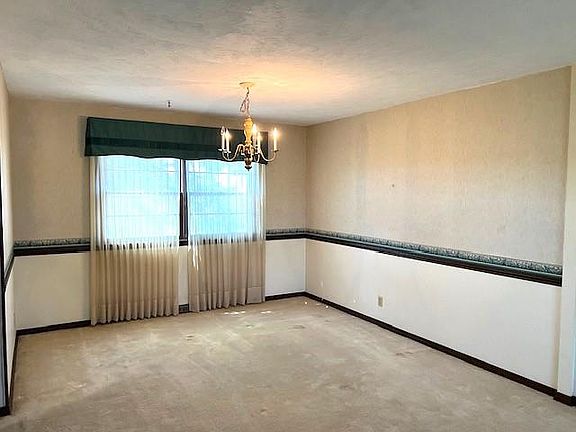 3rd image of 100 E Wayne Ave