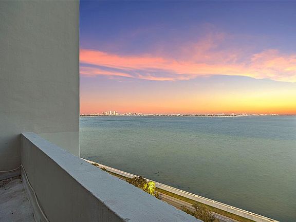2nd image of 4141 BAYSHORE BOULEVARD #1702