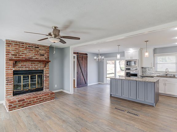 4th image of 5566 Farm House Ln