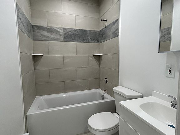 3rd image of 2022 W Ontario St