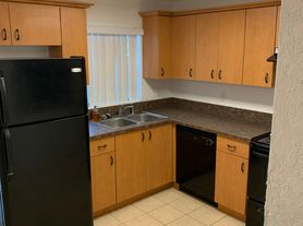 980 Canalview Blvd