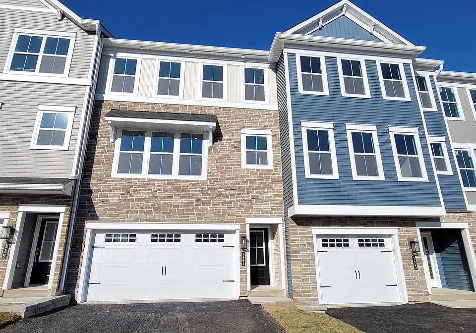 121 Higher Rock Ct