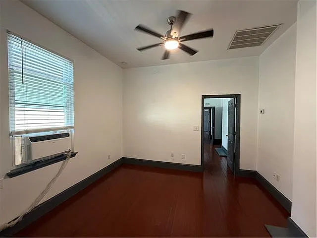 3 bed, 1.0 bath, 949 sqft, $1,850 — Photo 4
