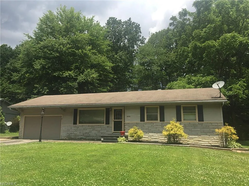 3820 Robert Frost Dr photo 1