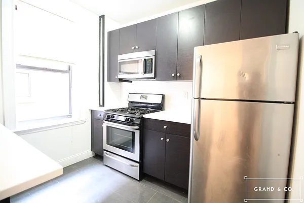 Rented by Grand & Co. | media 11