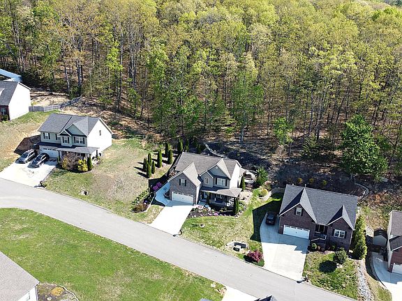 3rd image of 3066 Oakwood Hills Ln