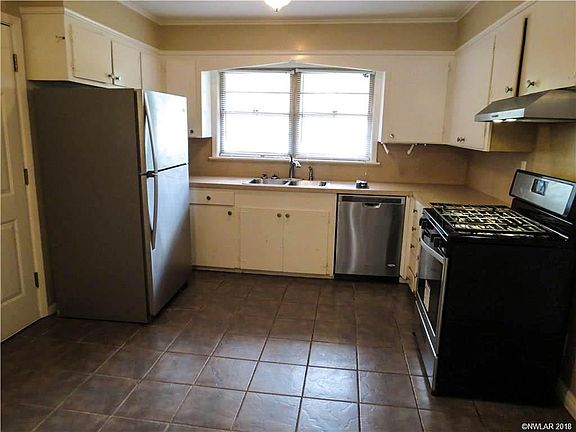 3rd image of 2931 W Cavett Dr