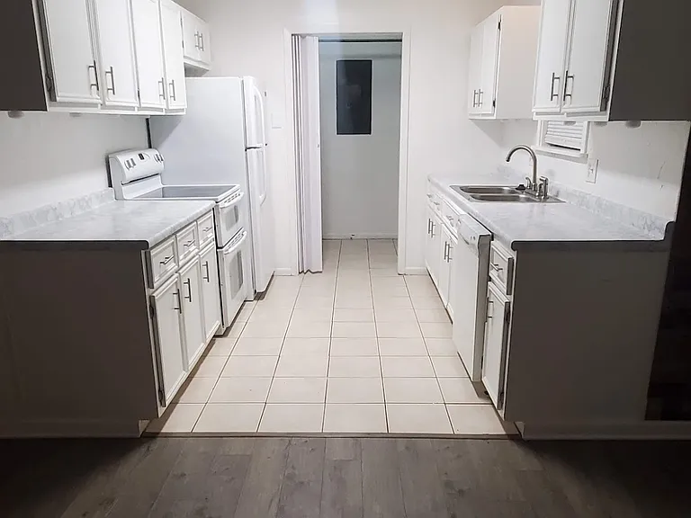 909 W Laurel St #A — Photo 12