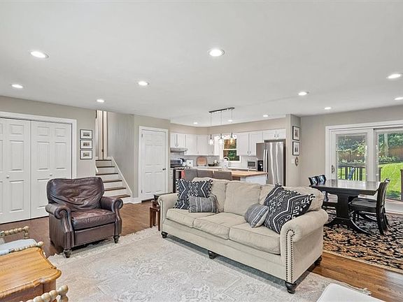 3rd image of 7311 W 55th St