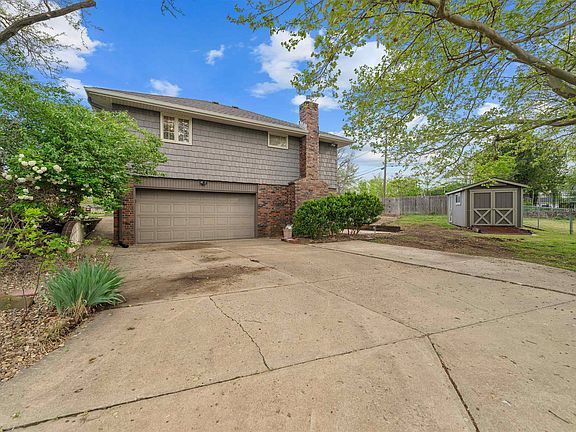 2nd image of 452 Camden Dr