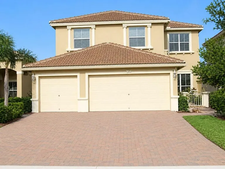 3945 Torres Cir — Photo 9