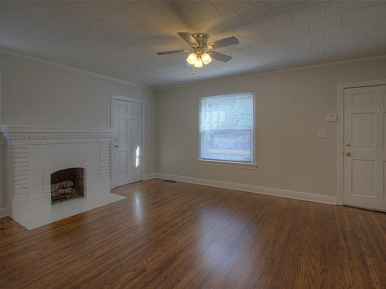 1316 S Knoxville Ave — Photo 5