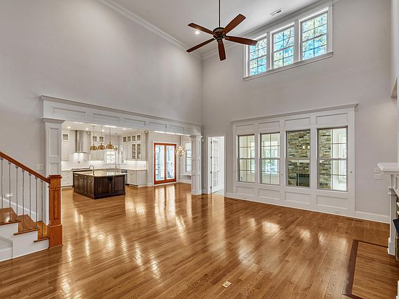 3rd image of 45 Calabria Ct