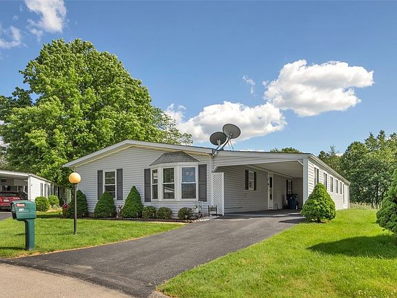 2nd image of 827 Clover Ln