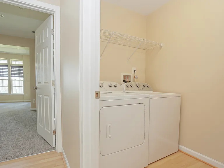 500 Monroe Point Dr — Photo 10