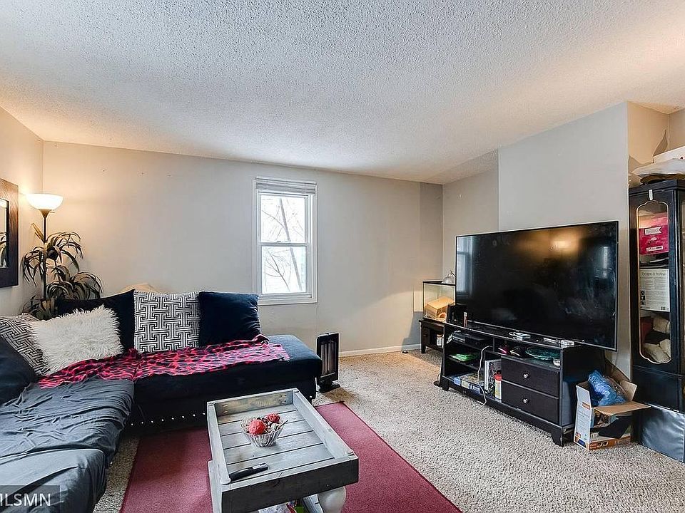 Spacious main room