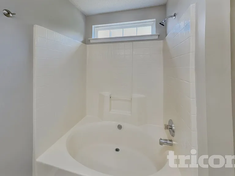 3032 Buttonwood Ln — Photo 7