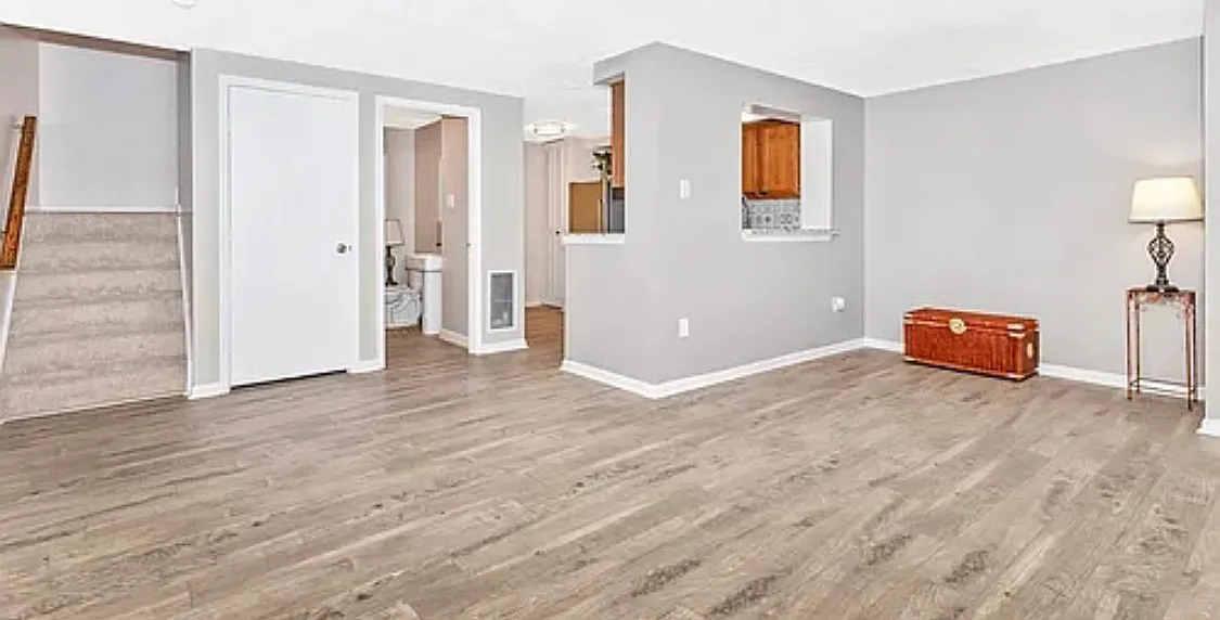 3 bed, 2.5 bath, 1523 sqft, $995 — Photo 4