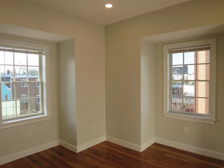 136 Inman St #4 — Photo 5