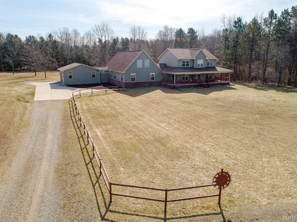 4795 Little Cedar Creek Dr, Attica, MI 48412