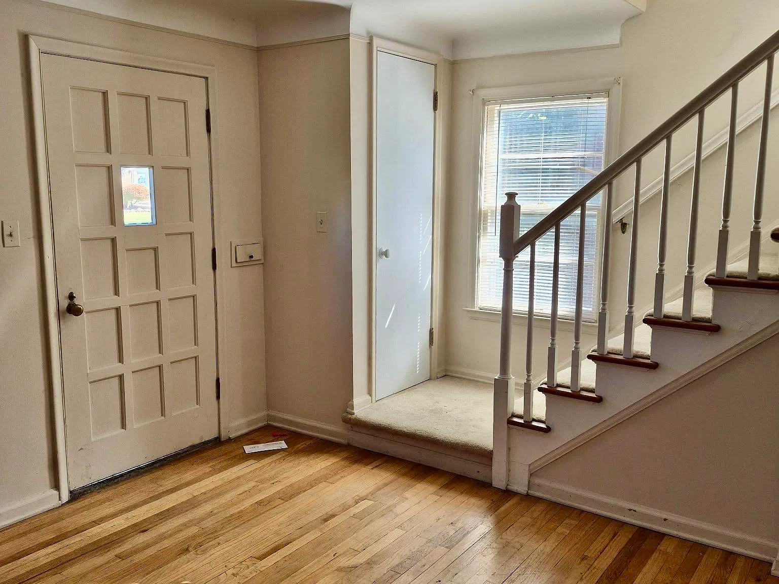 3 bed, 1.5 bath, 2115 sqft, $2,200 — Photo 2