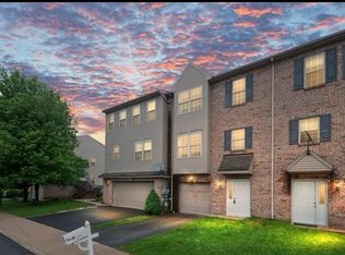 2460 Gillian Ln, Easton, PA 18040