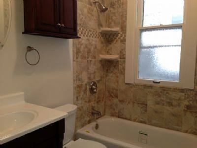 4th image of 1450 W Melrose St #2