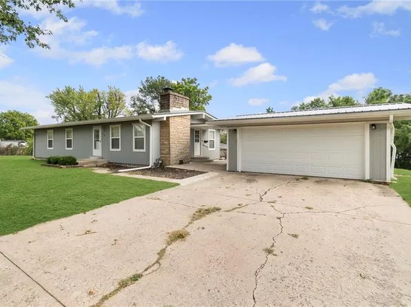 702 E 6th St, Carrollton, MO 64633