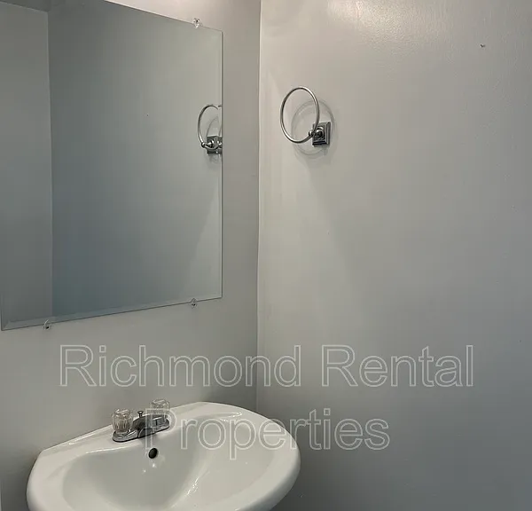 11 E Broad St #1 — Photo 8