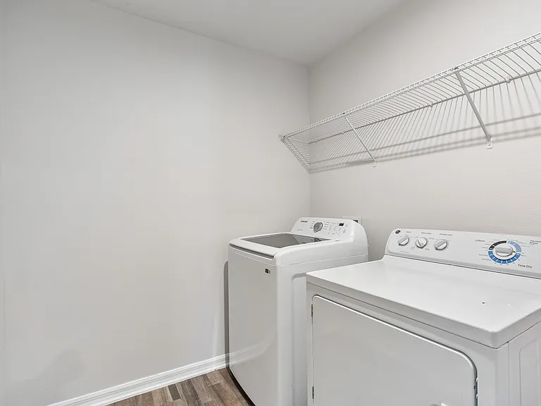 1463 Swan Ct — Photo 12