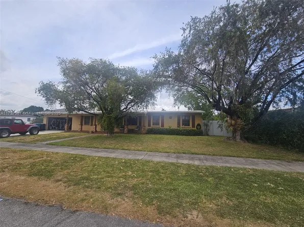 10775 Westwood Lake Dr, Miami, FL 33165