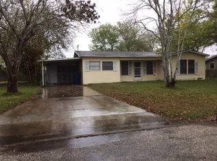 1416 Shofner Dr, Port Lavaca, TX 77979