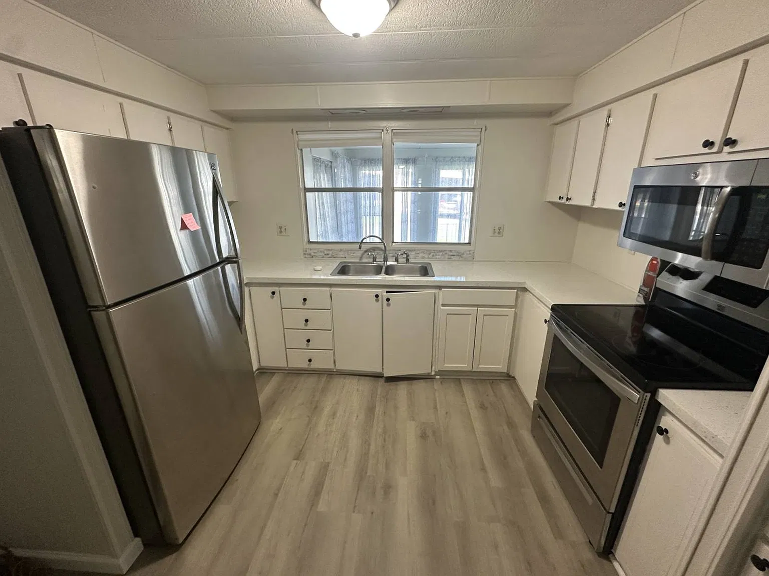 2 bed, 2.0 bath, 828 sqft, $1,200 — Photo 4
