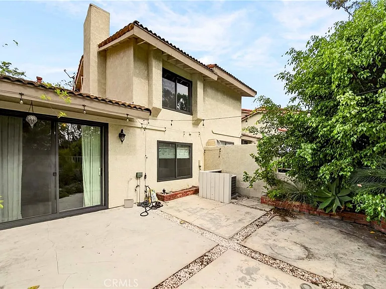 1034 Creekside Dr — Photo 32