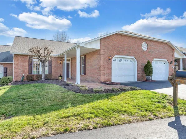 2623 Feather Garden Cir, Vinton, VA 24179