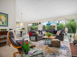 2561 Luciernaga St, Carlsbad, CA 92009