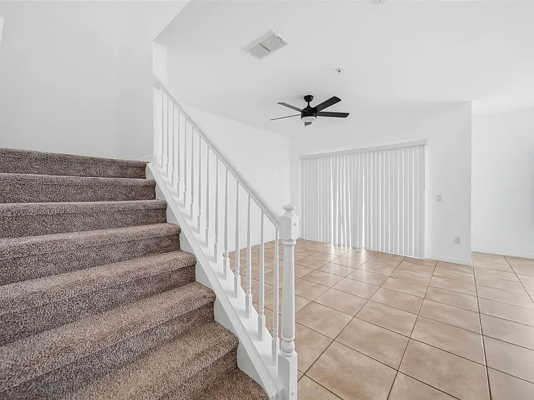2532 Grand Central Pkwy #8 — Photo 10