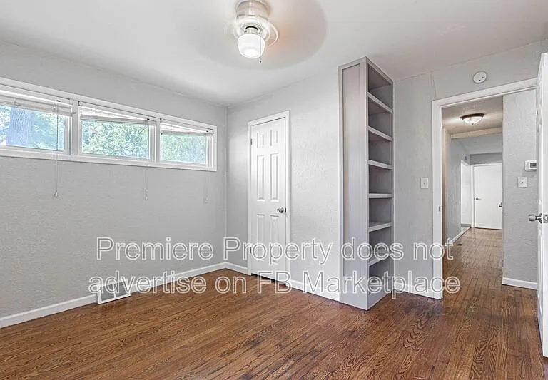 1112 E Elm St — Photo 6