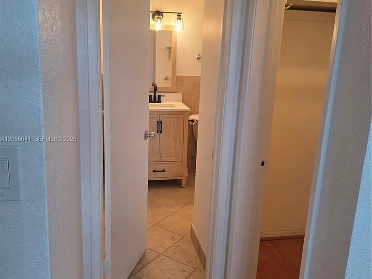 1500 SE 15th St #318 — Photo 16