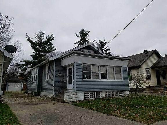 2nd image of 728 E Maywood Ave