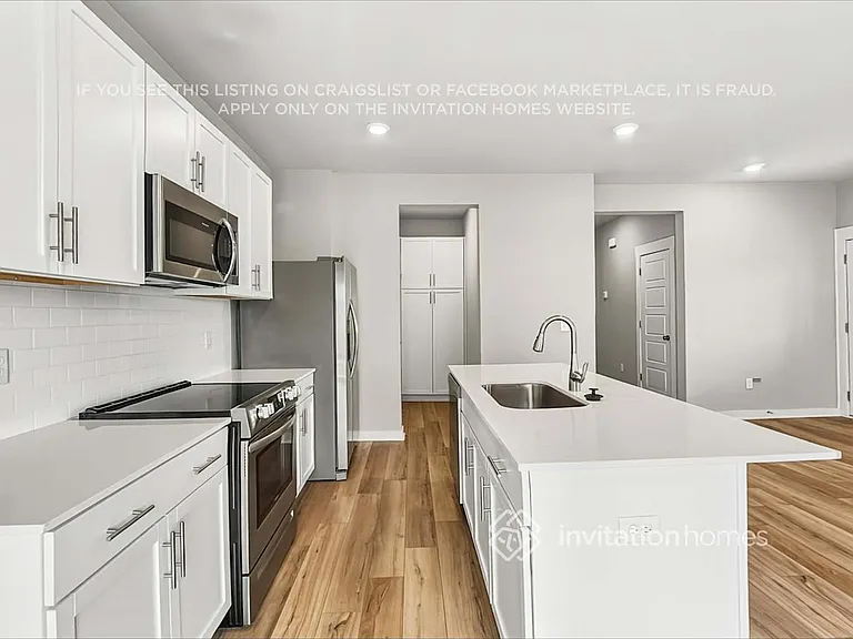 786 Mickelson Way — Photo 8