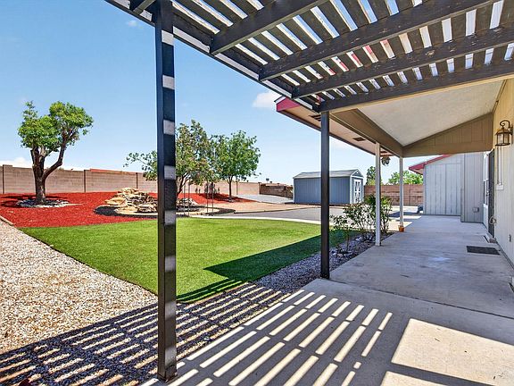 5th image of 2413 Agua Fria Dr NE
