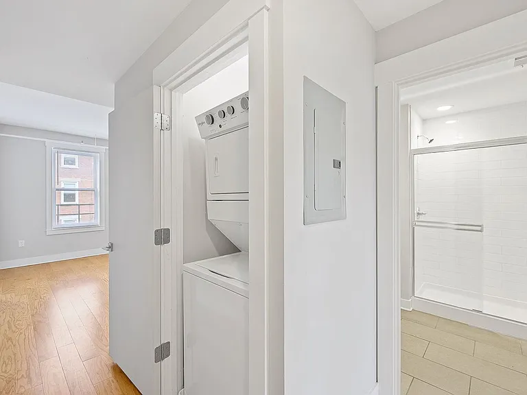412 E 13th St #3 — Photo 6