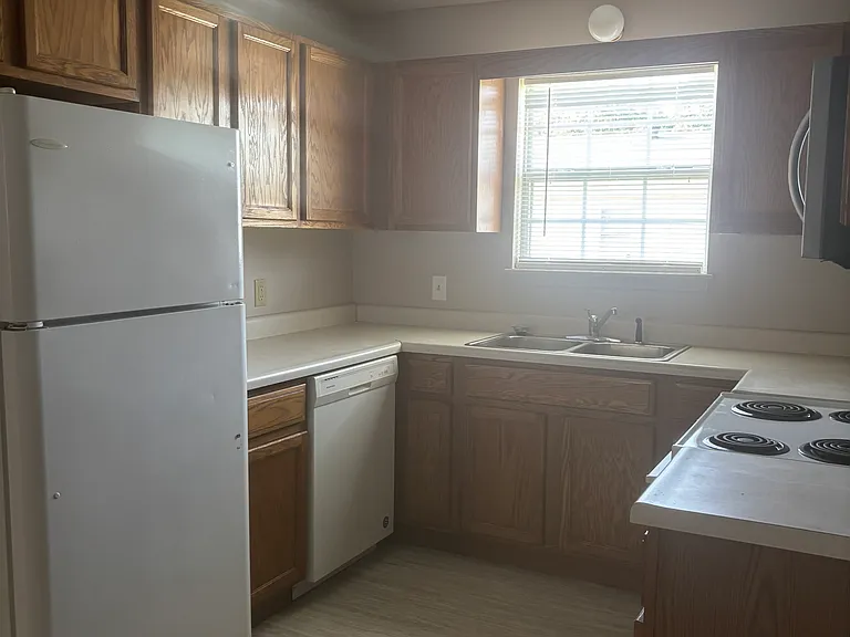 500 Shady Grove Rd #6 — Photo 3