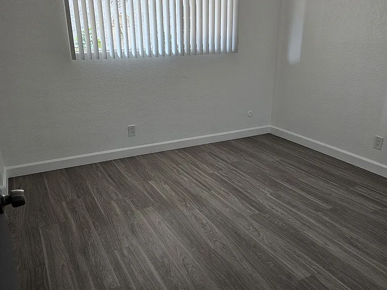 Torrance Terrace — Photo 13