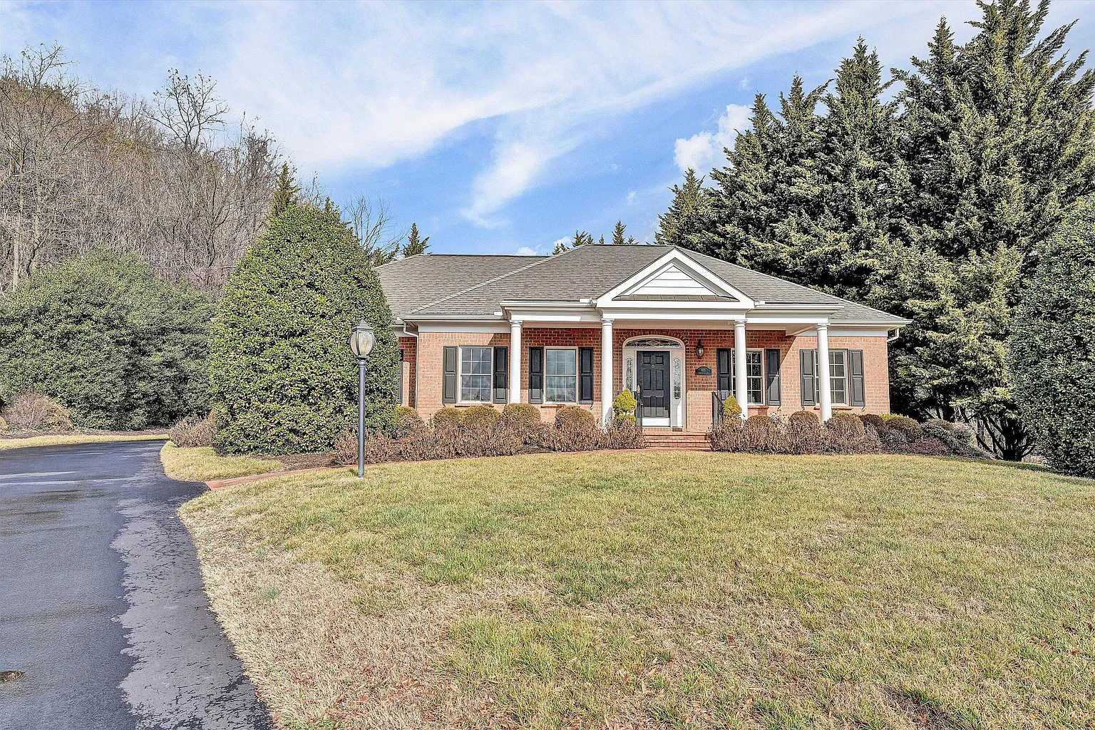 625 Highfield Rd photo 1